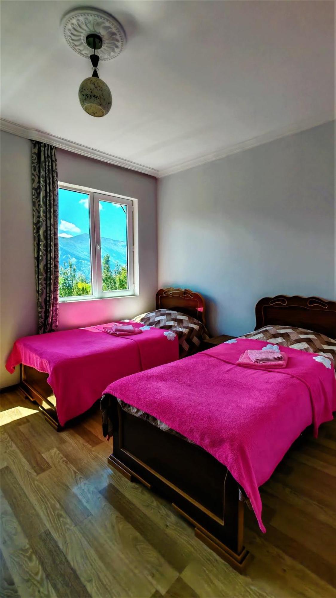 Gujejiani Guest House Mestia Ngoại thất bức ảnh